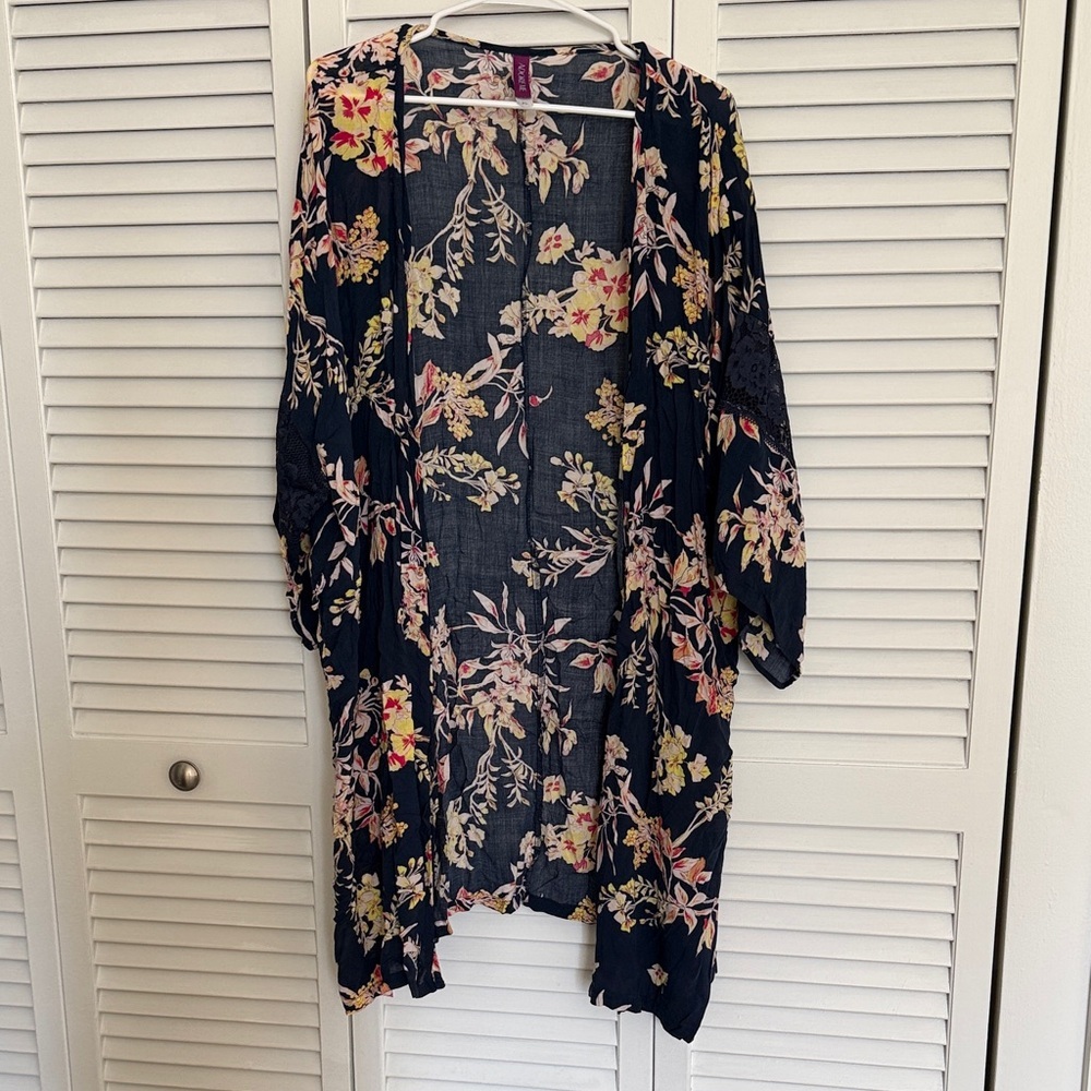 Adore Me Floral Kimono - Dark Blue and Cream / XL